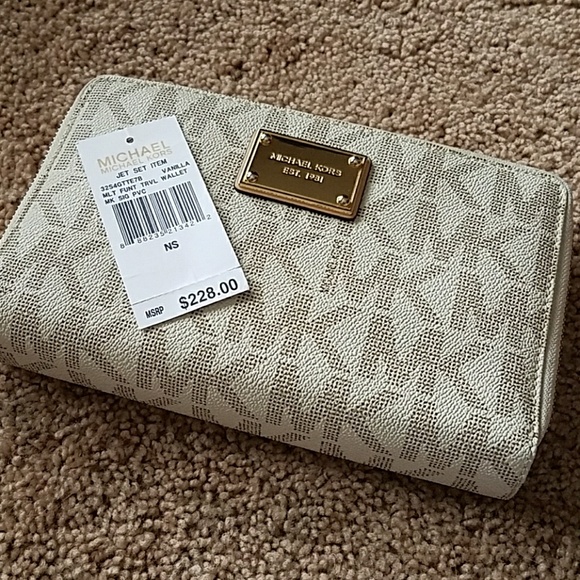 Large Michael Kors clutch/wallet - Picture 7 of 7